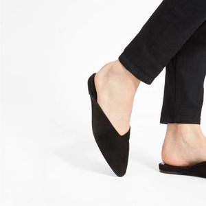 Everlane V Suede Mule in Black Size 9